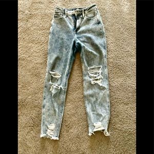 Hollister Ultra High Rise Mom Jeans
